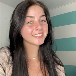 Meet your Posher, Elyse